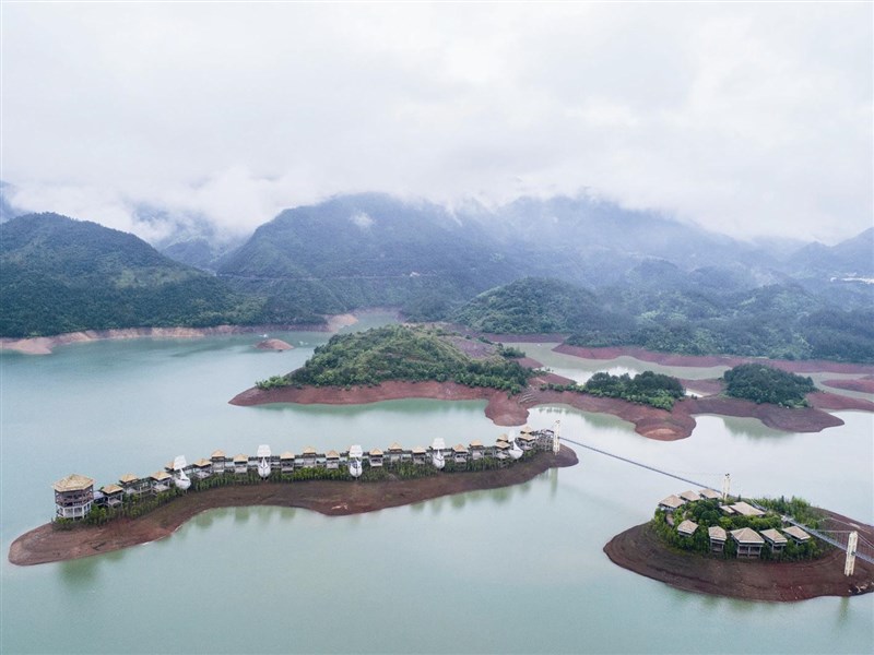 景昌極