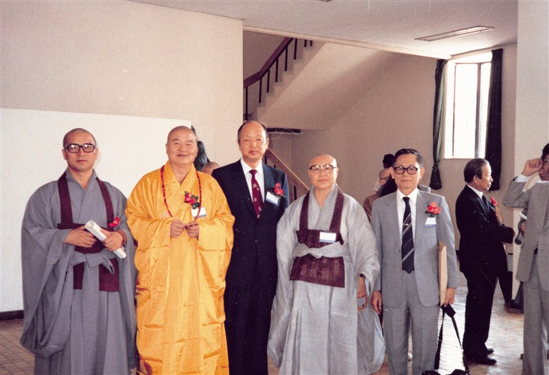 楊白衣