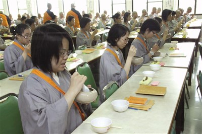 人間系列  佛光山好？不好？——各界人士看佛光山（節錄）中