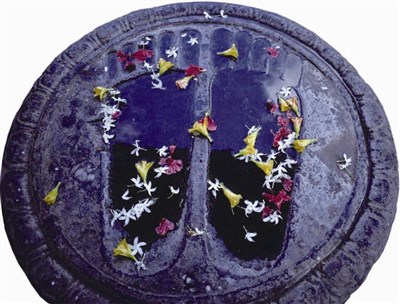 兩足尊