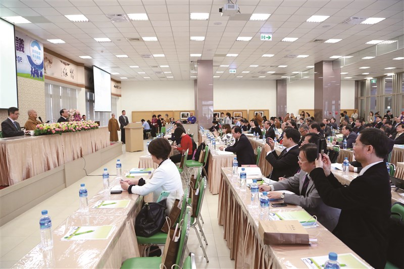 隨堂開示錄─各類致詞 20隨堂開示錄─各類致詞 20  大學教育四要     全國大專校院校長會議