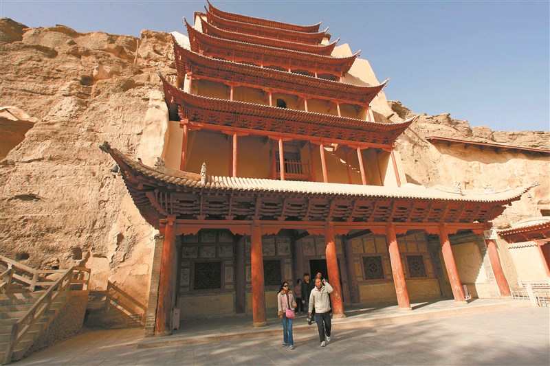 【星雲大師全集117】隨堂開示錄─教育講習 44 編輯《世界佛教美術圖說大辭典》的歷史意義 2-2