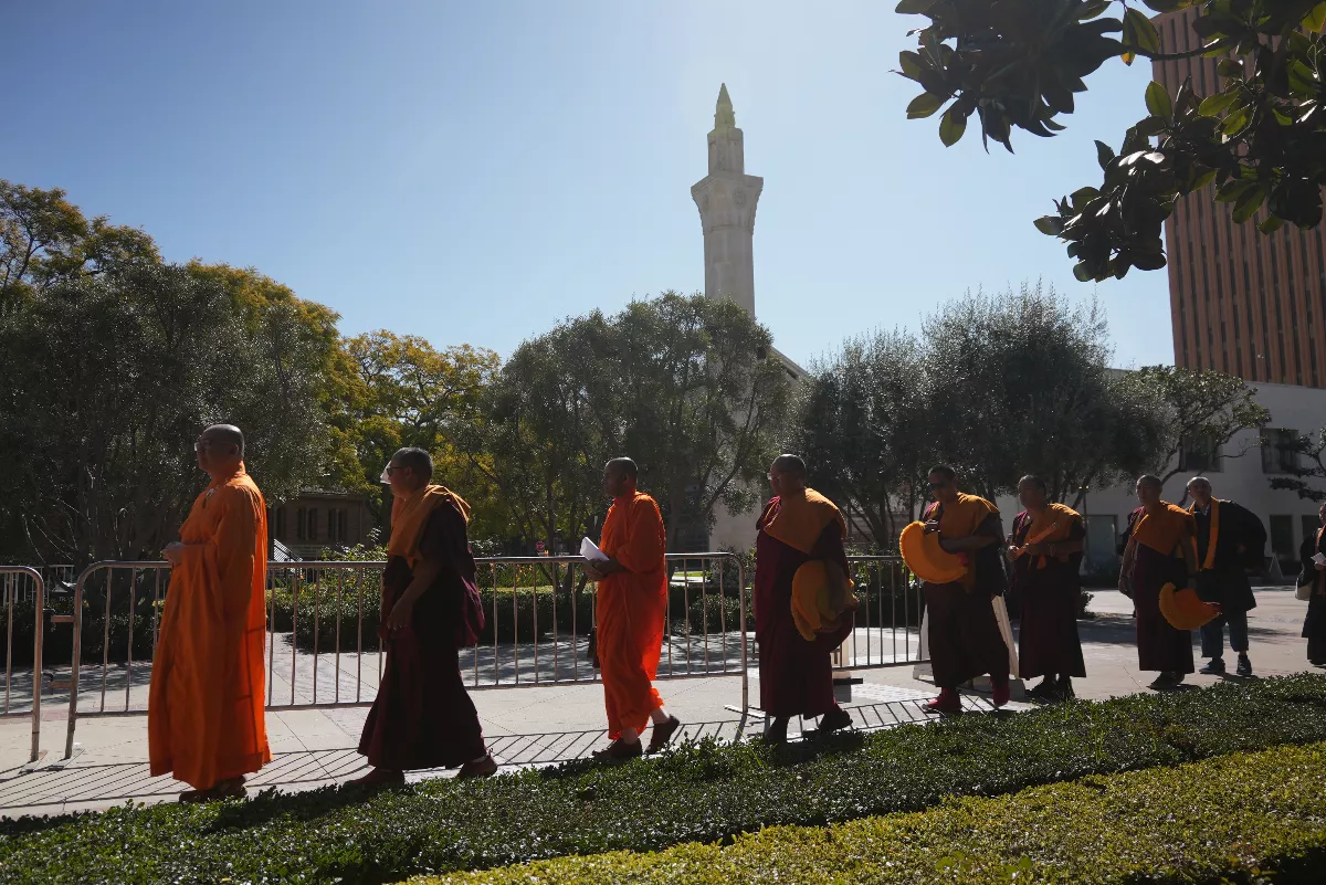 SoCal Buddhist Leaders Unite as Sacred Bodhi Tree Takes Root at USC | 人間福報