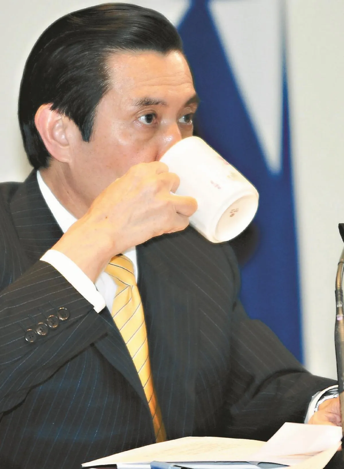 「多喝白開水」