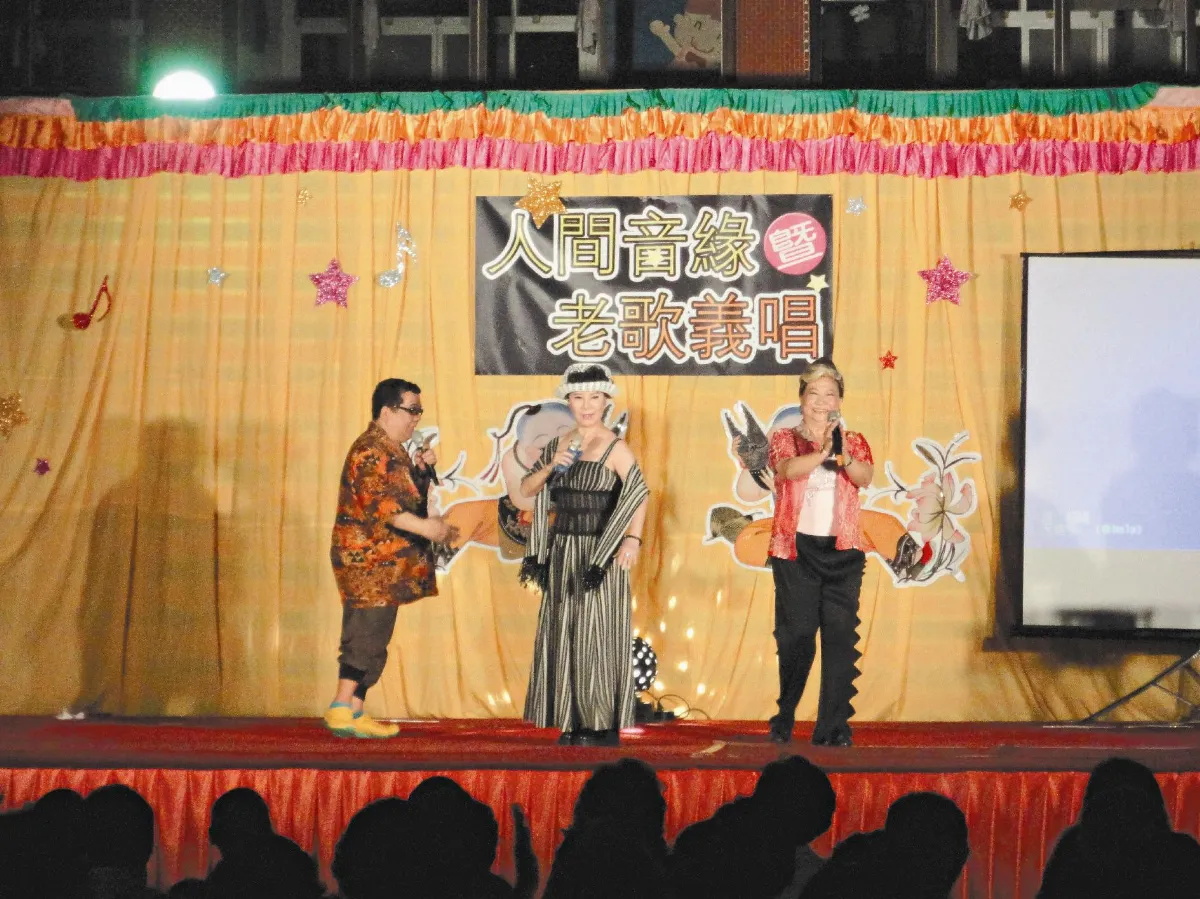 福國寺重建 藝人老歌義唱