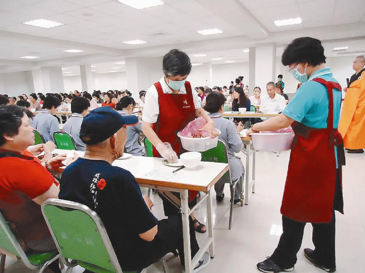 福慧家園講習會  義工投入服務共修