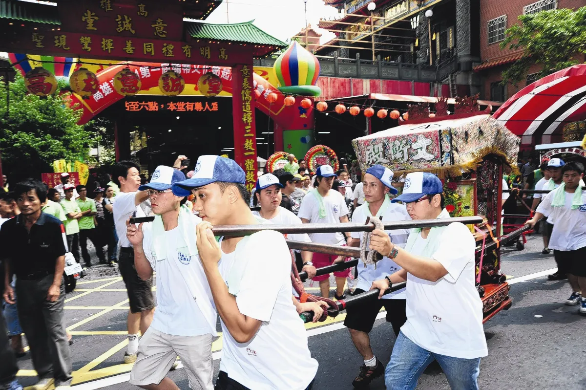 20多間宮廟陣頭起駕 遶境祈福