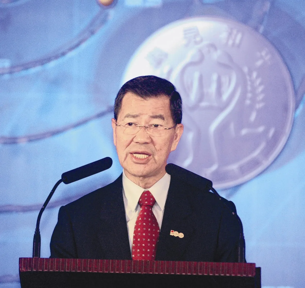 炮彈鑄和平鐘 823為世界祈福