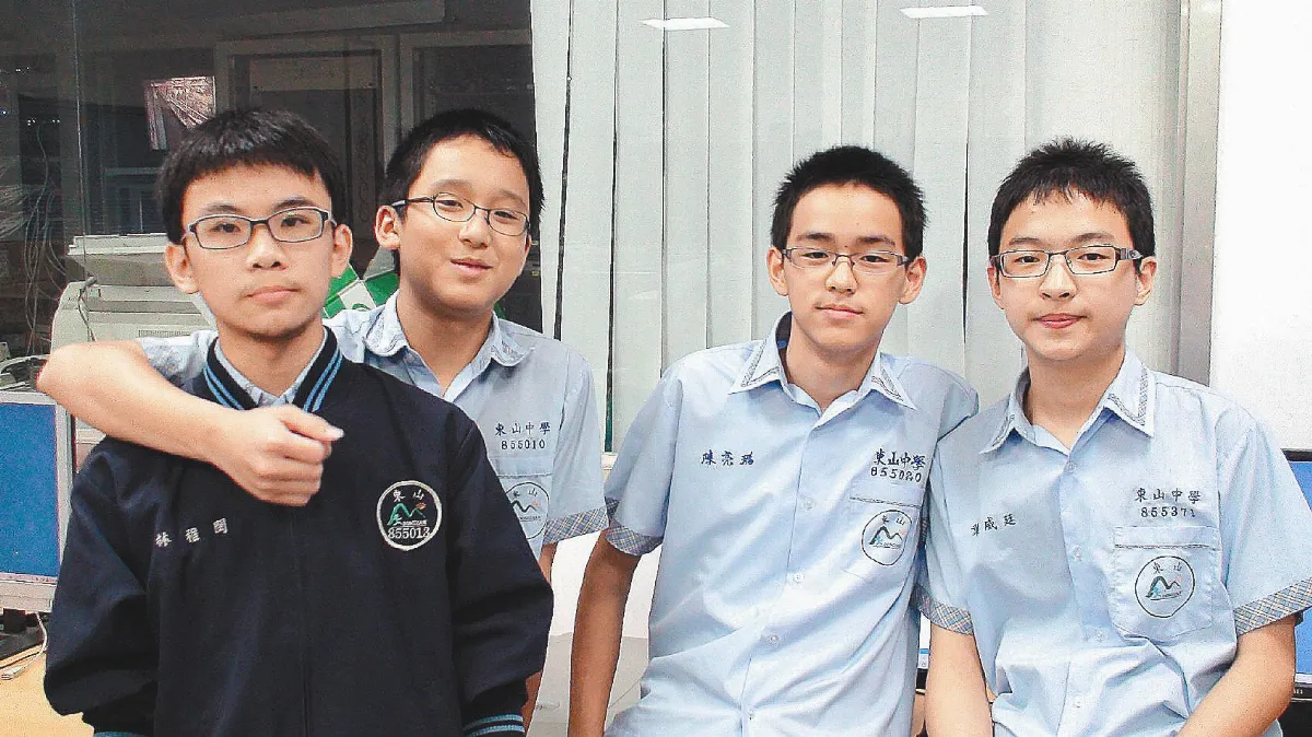 幫盲人找導盲犬 小學生網站第一