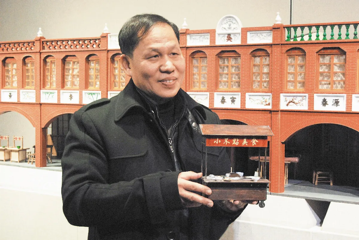 袖珍神明桌 李義雄早回台灣味