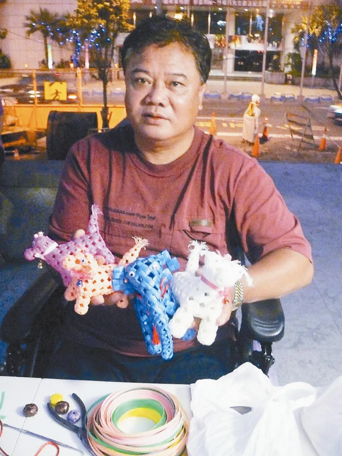 殘而不廢 上街秀才藝