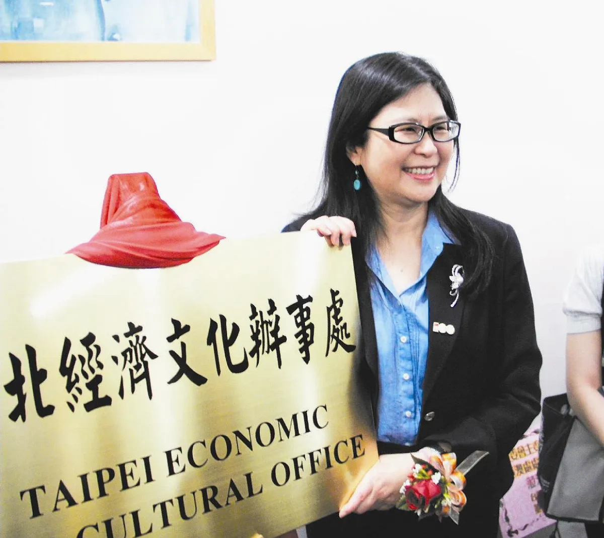 澳門辦事處正名 賴幸媛揭牌