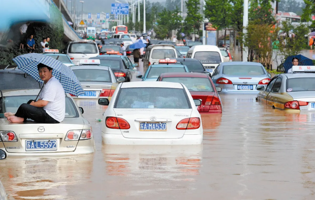 暴雨狂倒4小時 家門口看到海