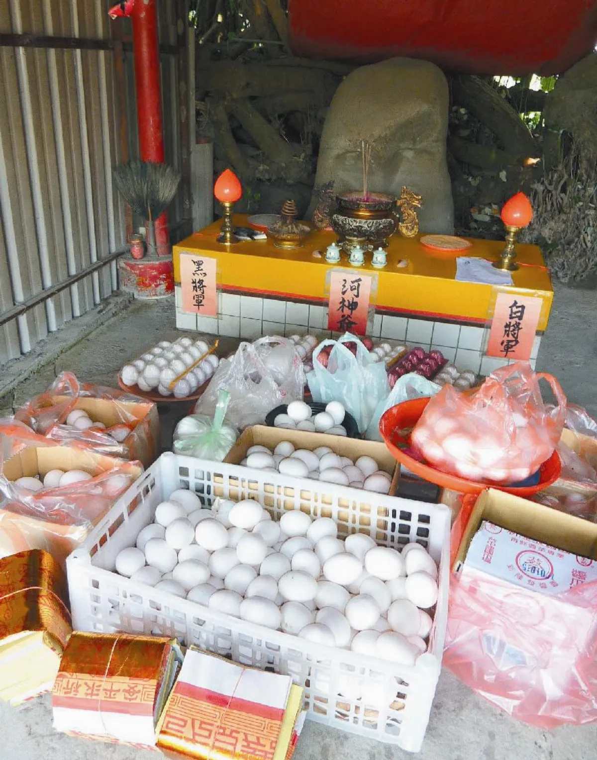 蛇神化河神 供品只愛蛋