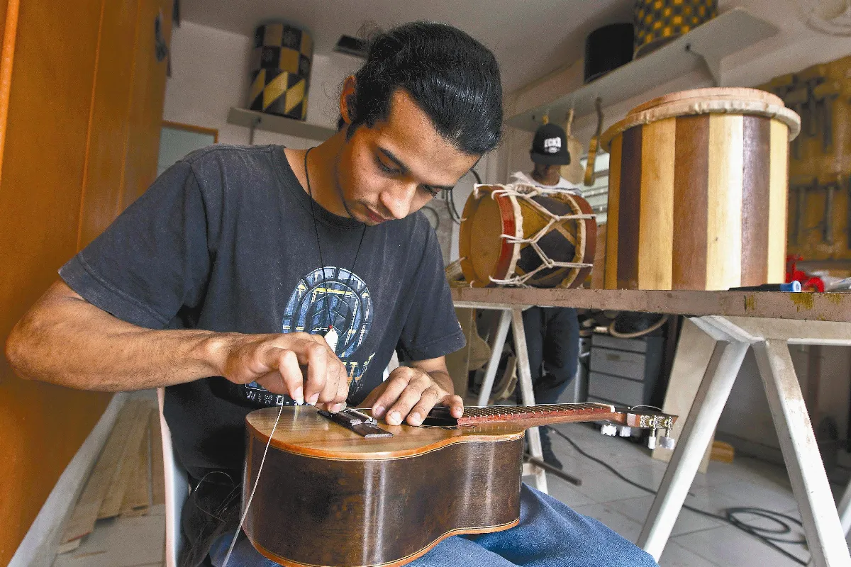 Young Brazilian craftsmen rescue indigenous music巴西年輕藝匠 搶救原民音樂