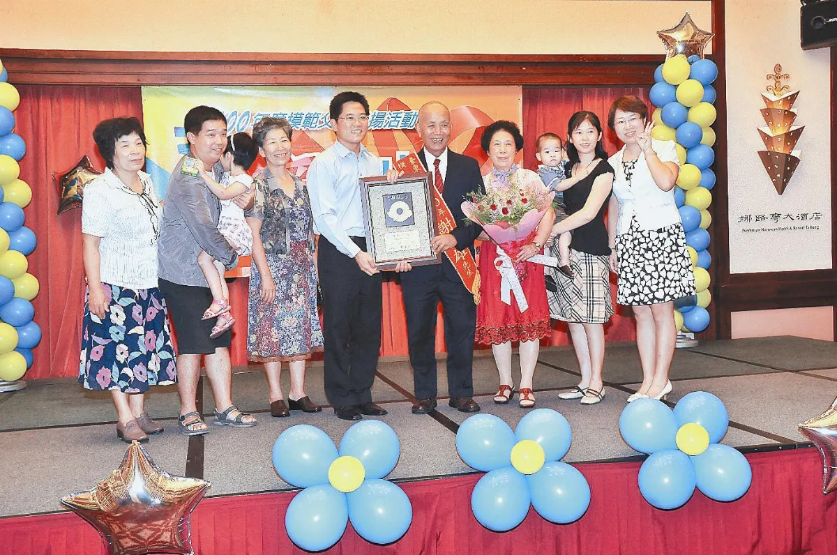佛光人謝松雄 獲選模範父親