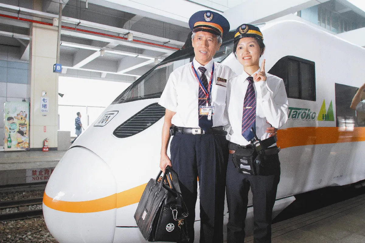 台鐵父女檔 同車值勤