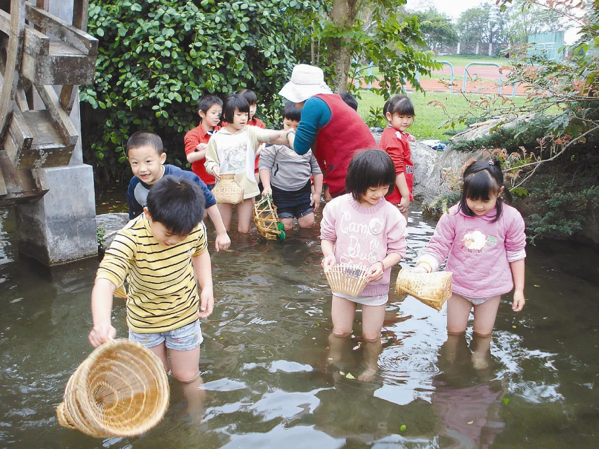 搭竹屋、去捕魚   7幼稚園獲教卓獎