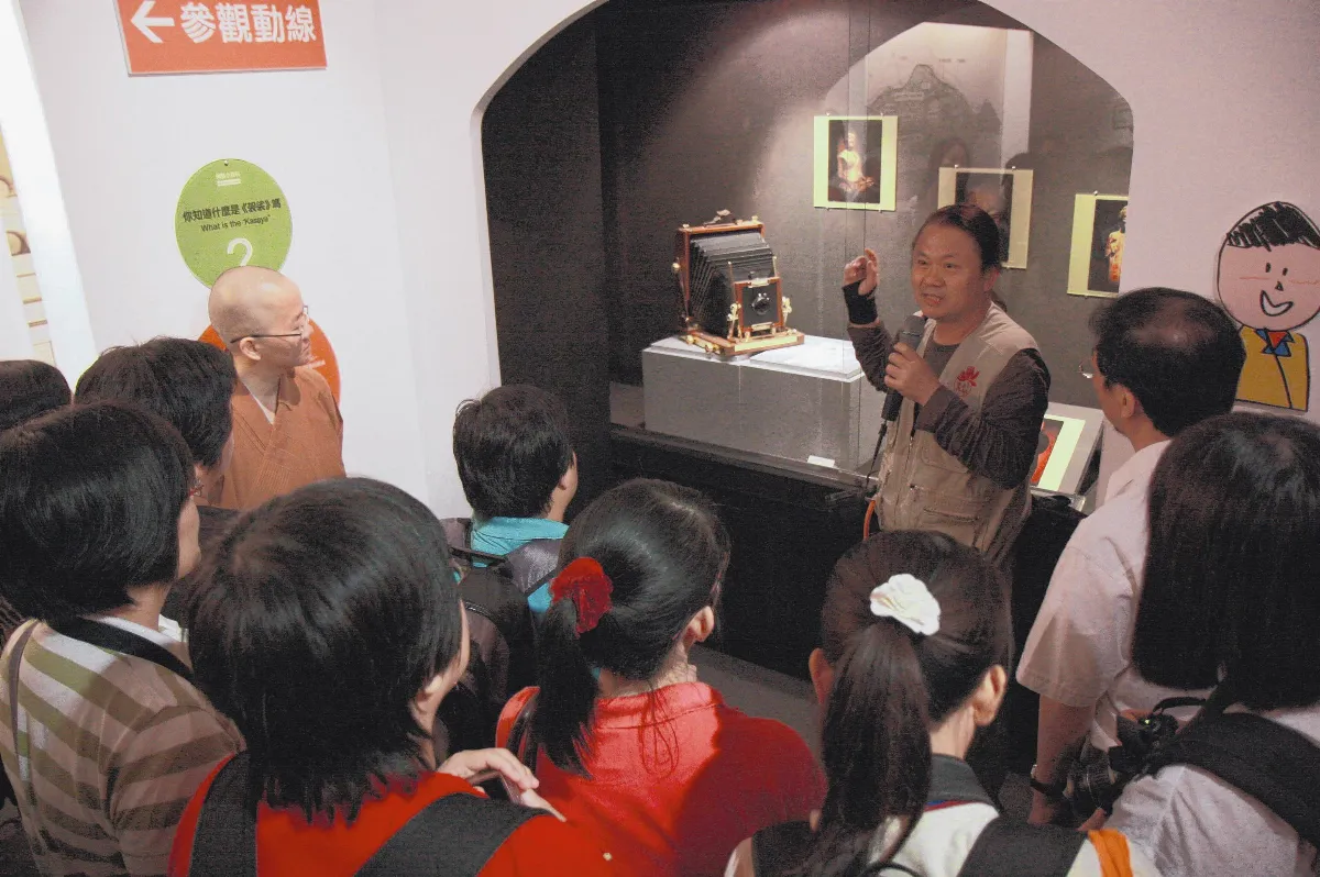 星馬媒體團  聽開示、參觀美術館 大家足感心