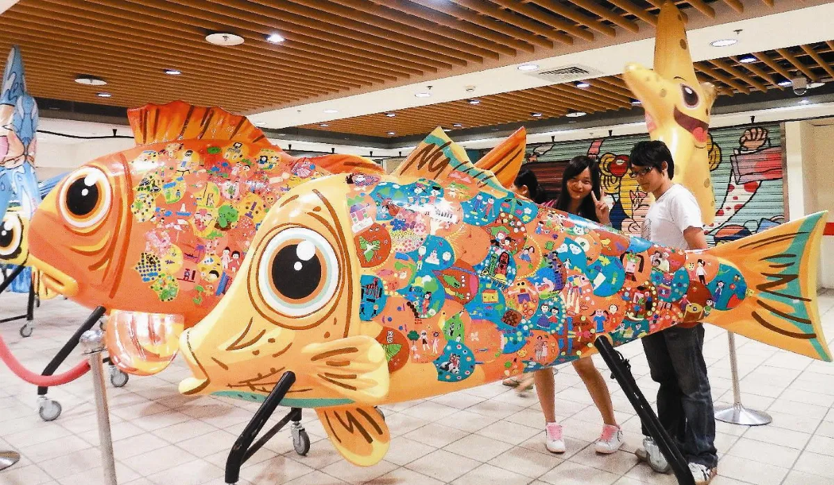 捷運地下街  遇見七彩勇敢魚