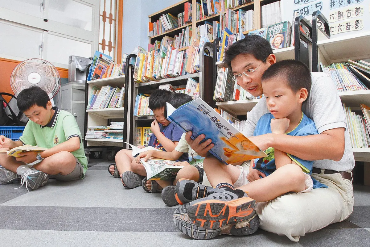 教部送閱讀禮袋 小一生人人有