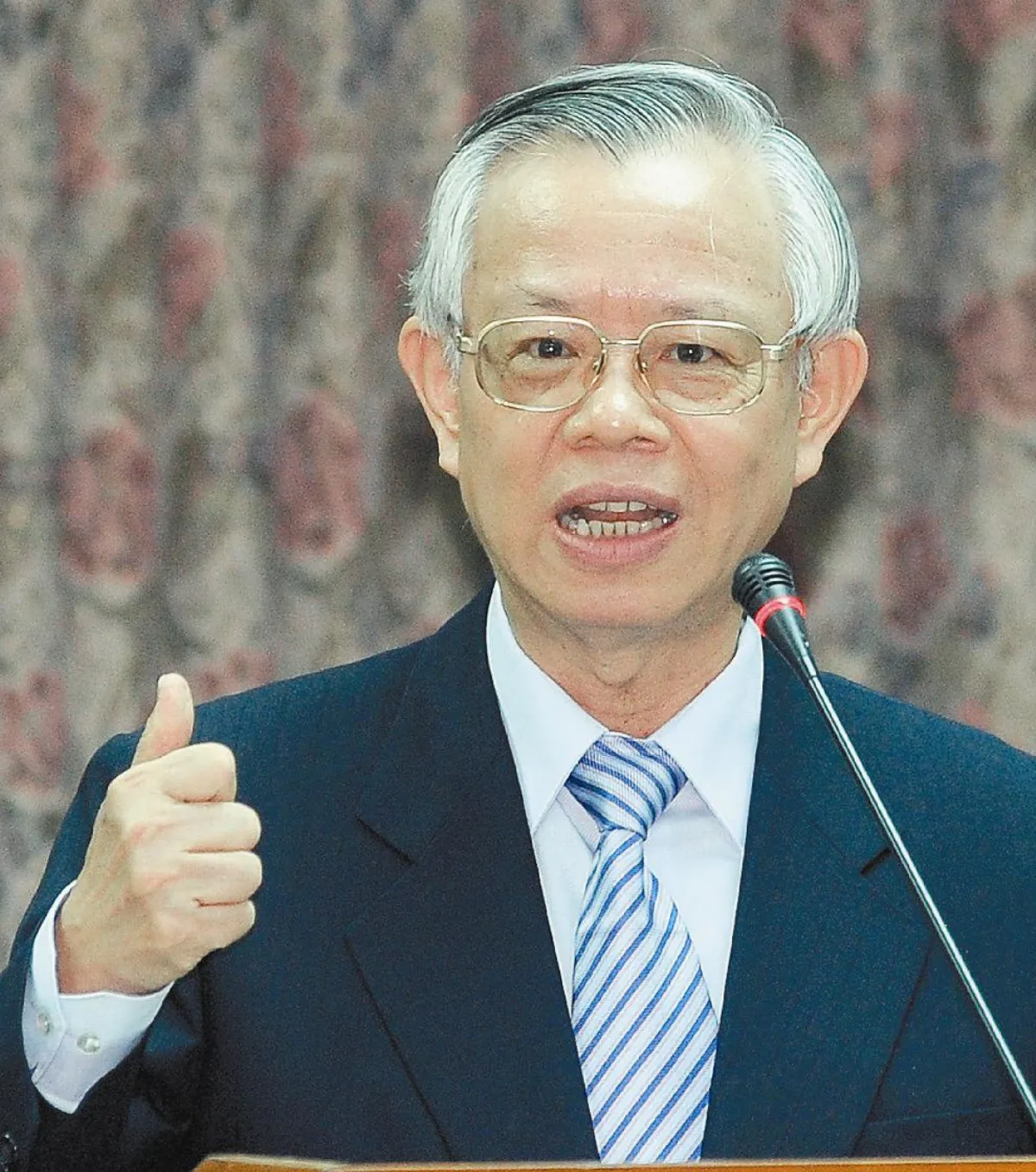 央行總裁評比 彭淮南A 柏南克C