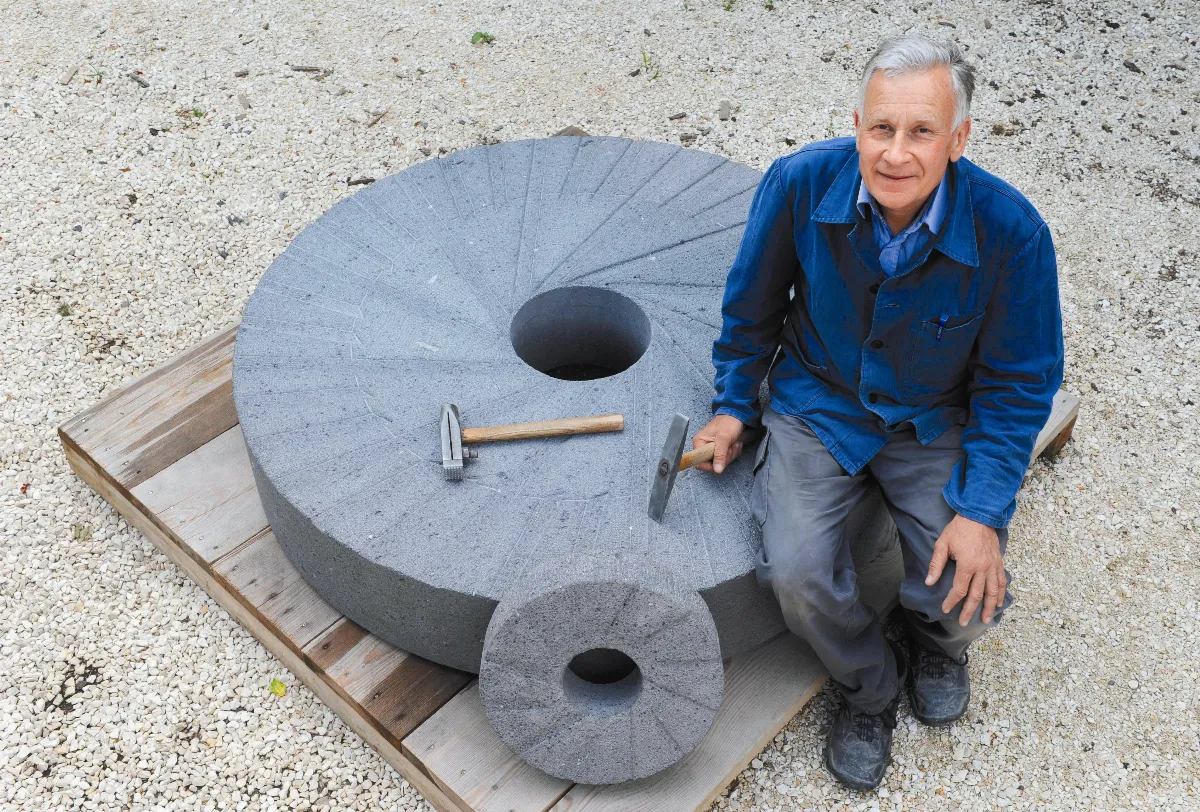 Germany's last millstone mason pressed for time 德國碩果僅存石磨達人和時間賽跑