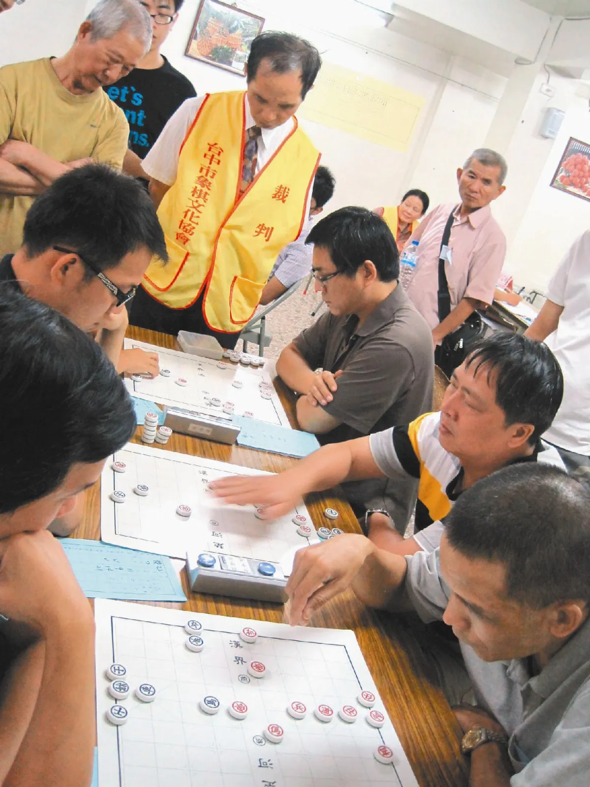 300象棋好手 聚樂成宮捉對廝殺