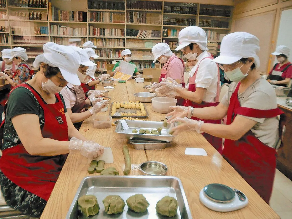 為興學盡力 板橋月餅口碑好