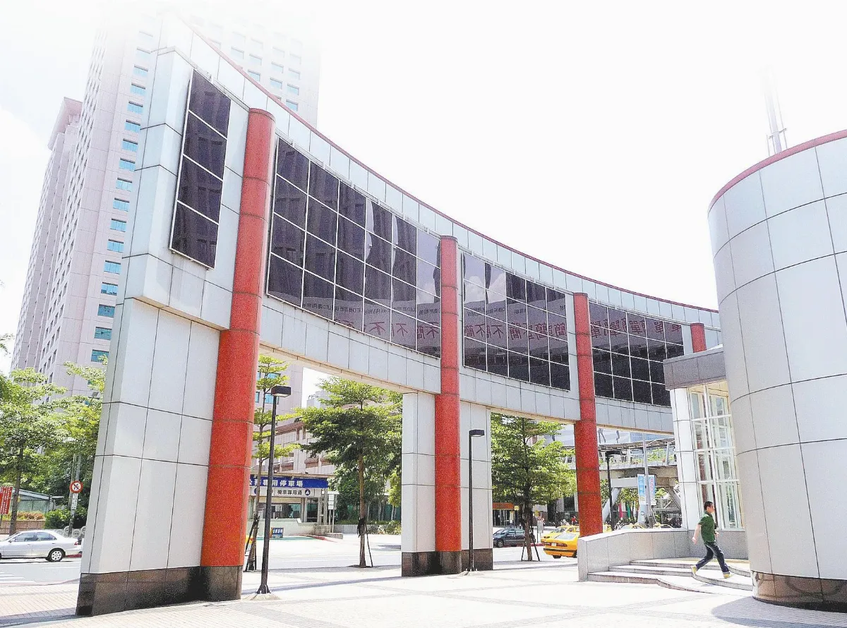體驗陽光新生活新北市太陽能車站和運動場