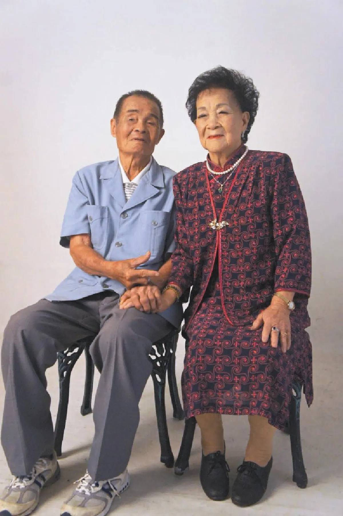 阿公阿嬤圓夢 妝水水拍沙龍照