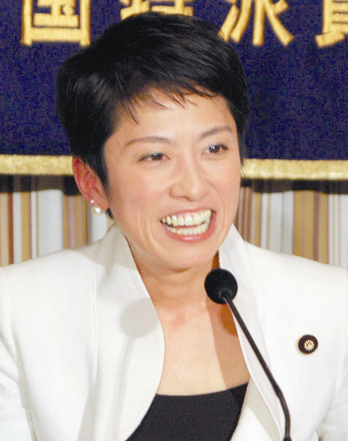政壇風向台裔參議員蓮舫綠葉叢中一點紅