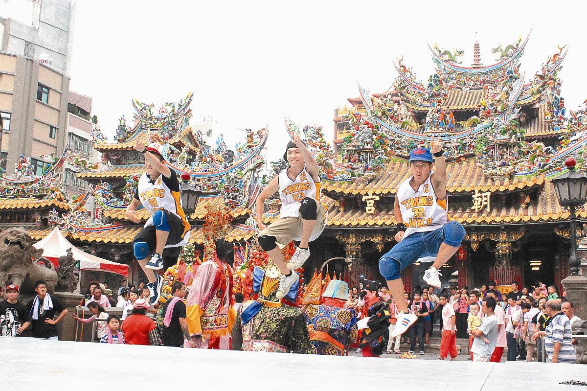 北港朝天宮 百名青年飆舞技