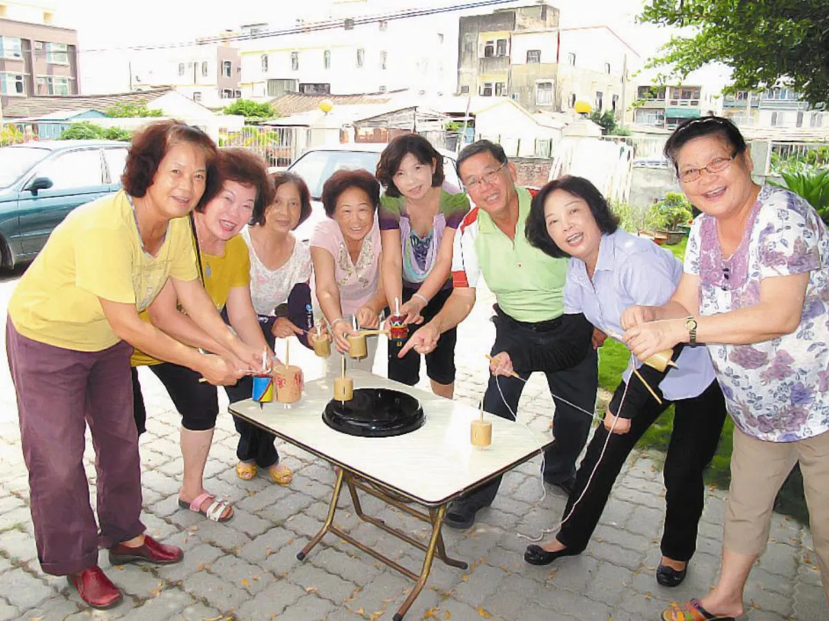 【社區部落格】自製童玩 競打風雷