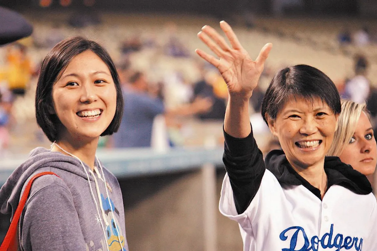 MLB開球 正中本壘板 酷酷嫂拉弓