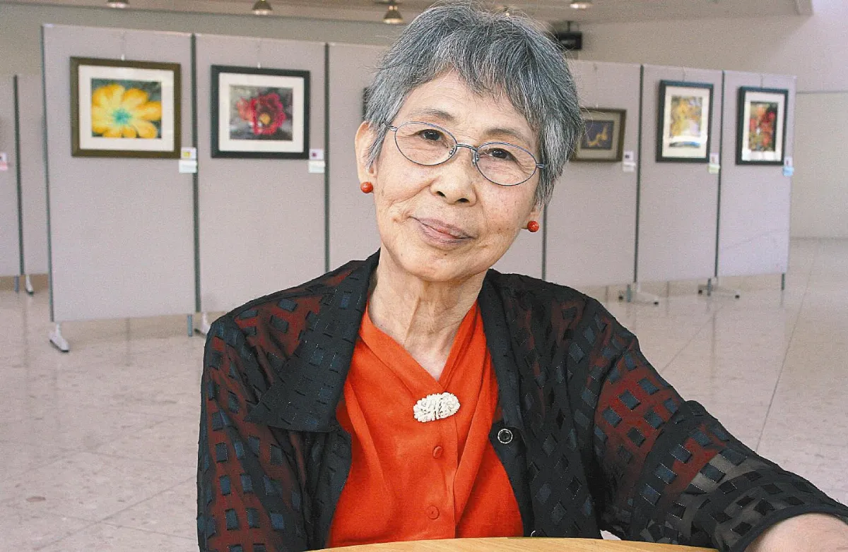 80歲女畫家  捐60幅畫義賣