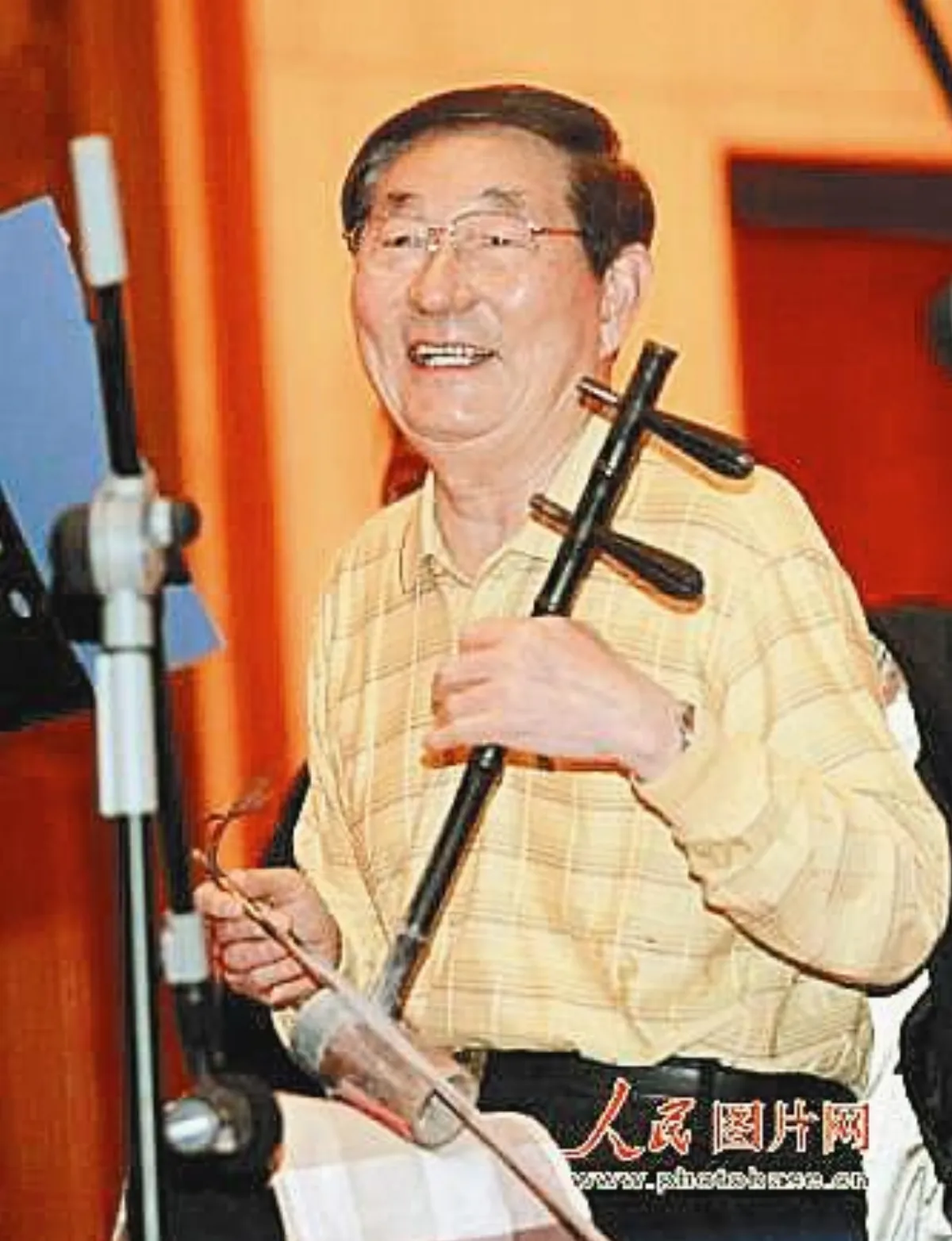 吳小莉 VS.   朱鎔基