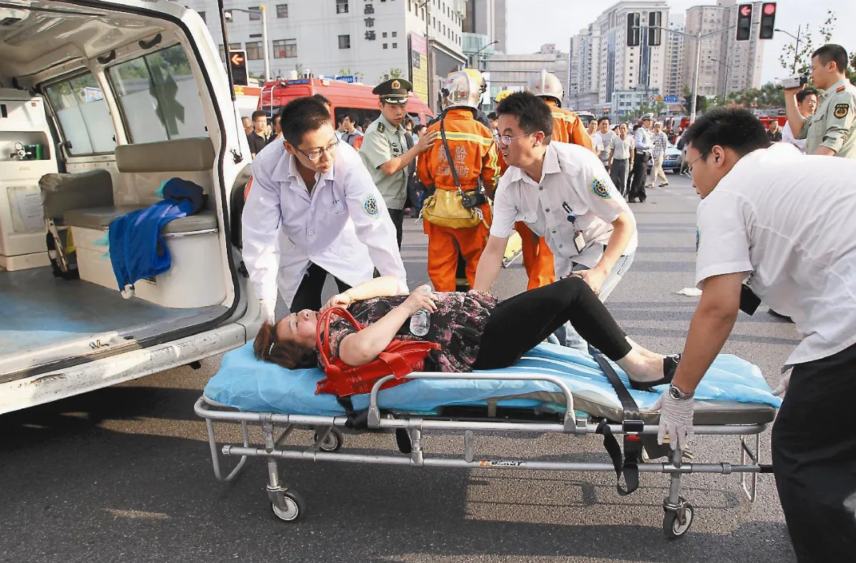 滬地鐵追撞 260人傷