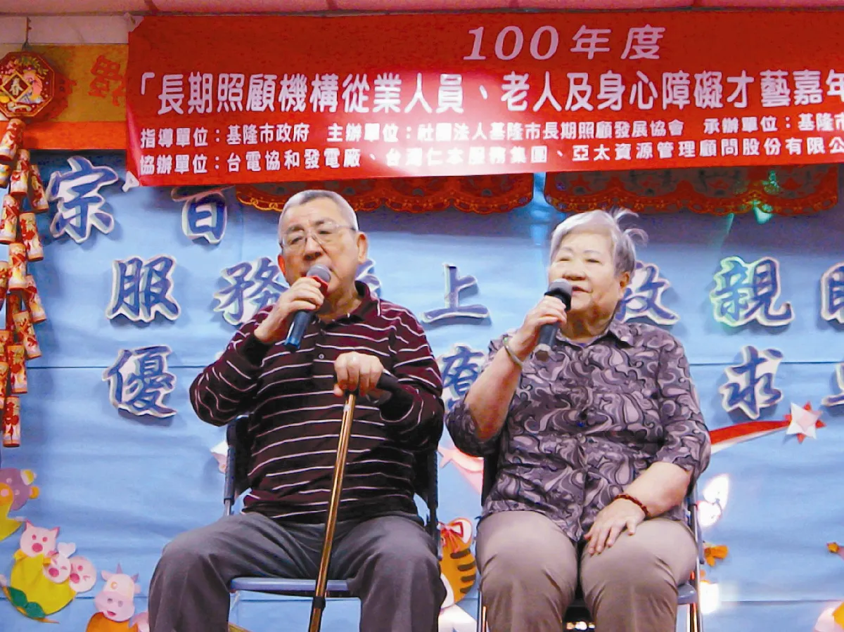 打麻將、插花、寫書法八旬老夫婦  失智狀況好轉