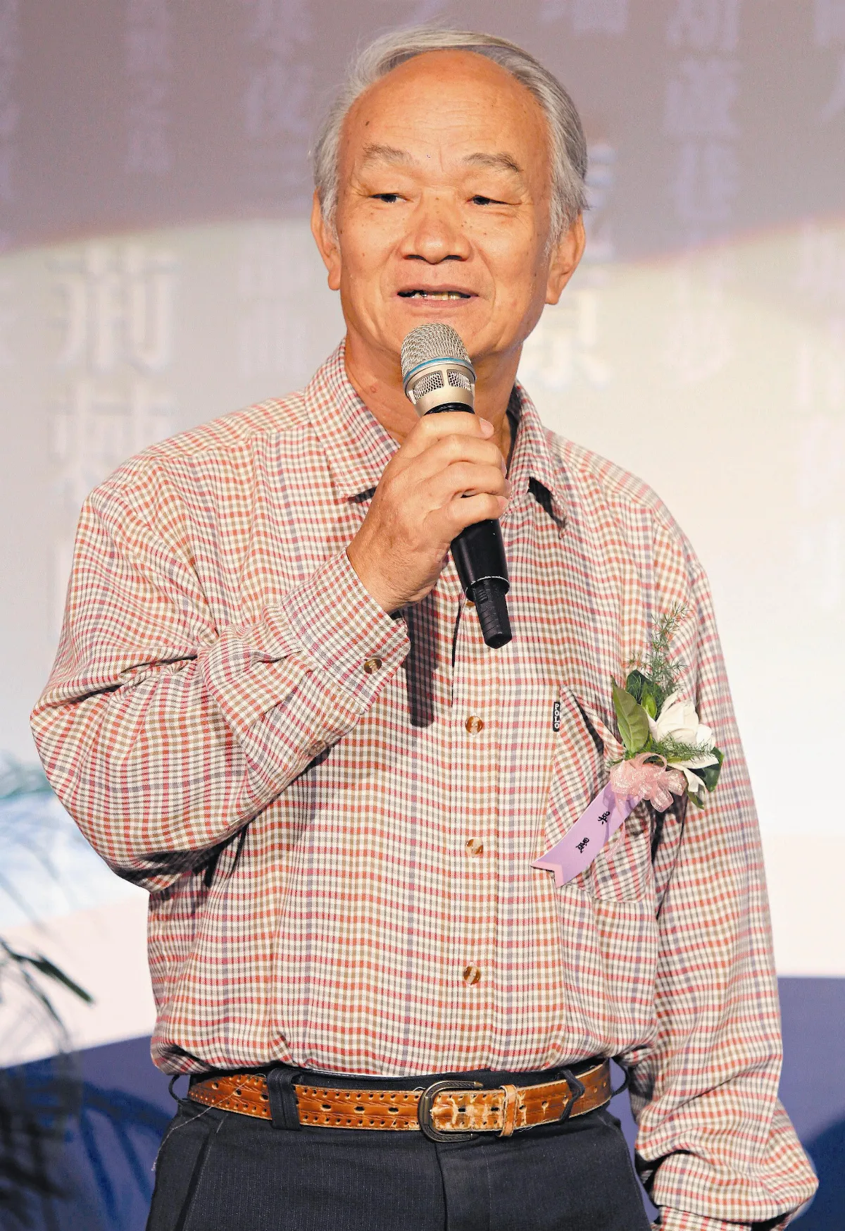 吳晟 種樹植林 為書造屋