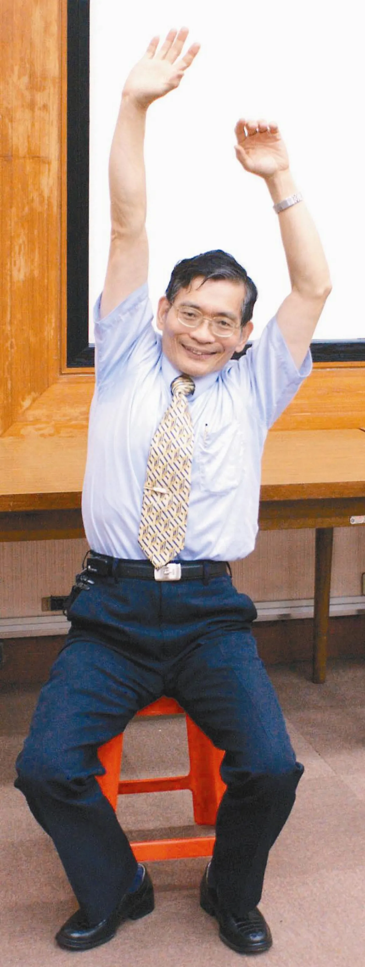 上班族四招健康操