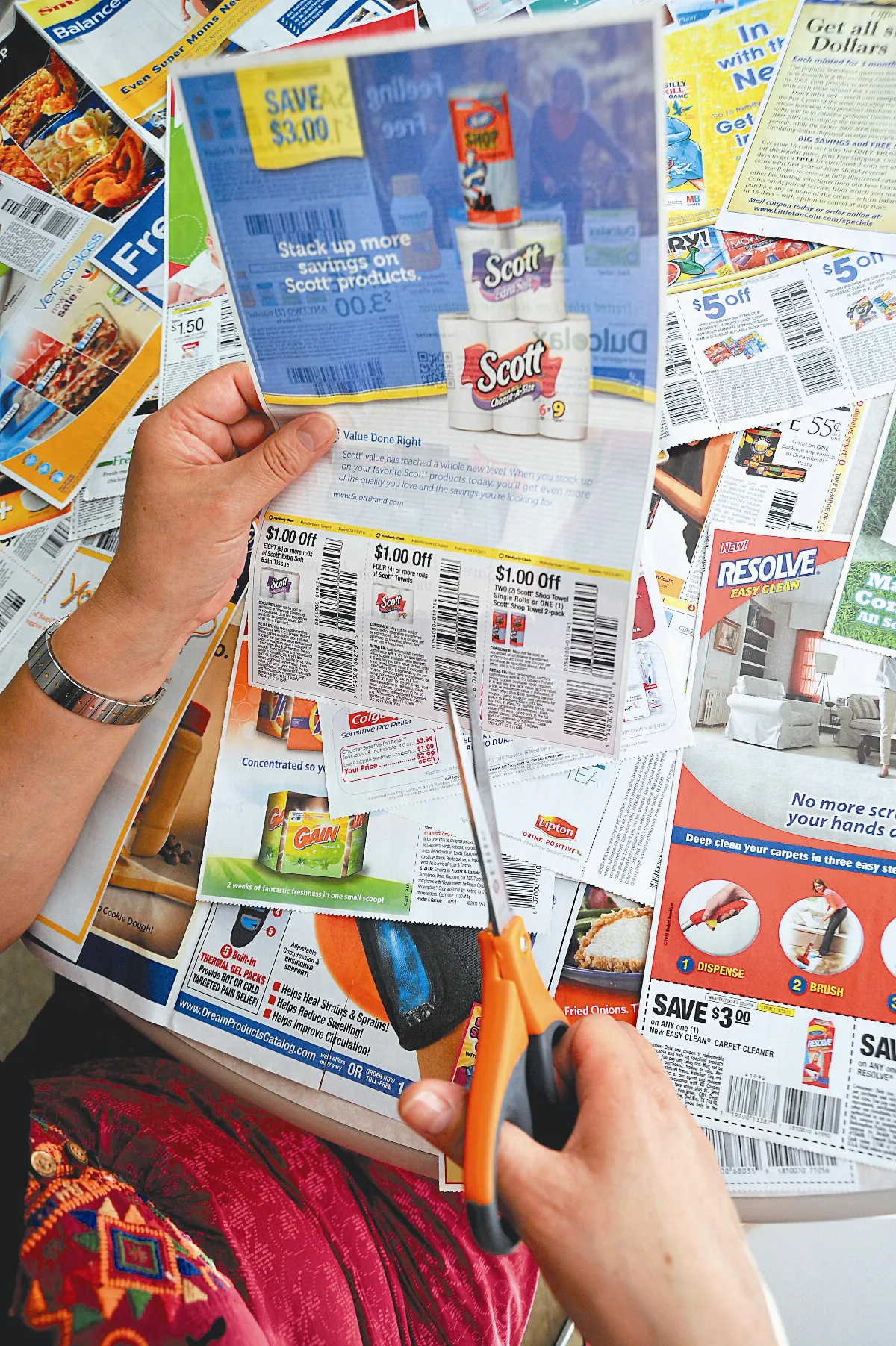 Desperate US consumers turn to 'extreme couponing'省錢大作戰 美消費者瘋「終極優惠券」