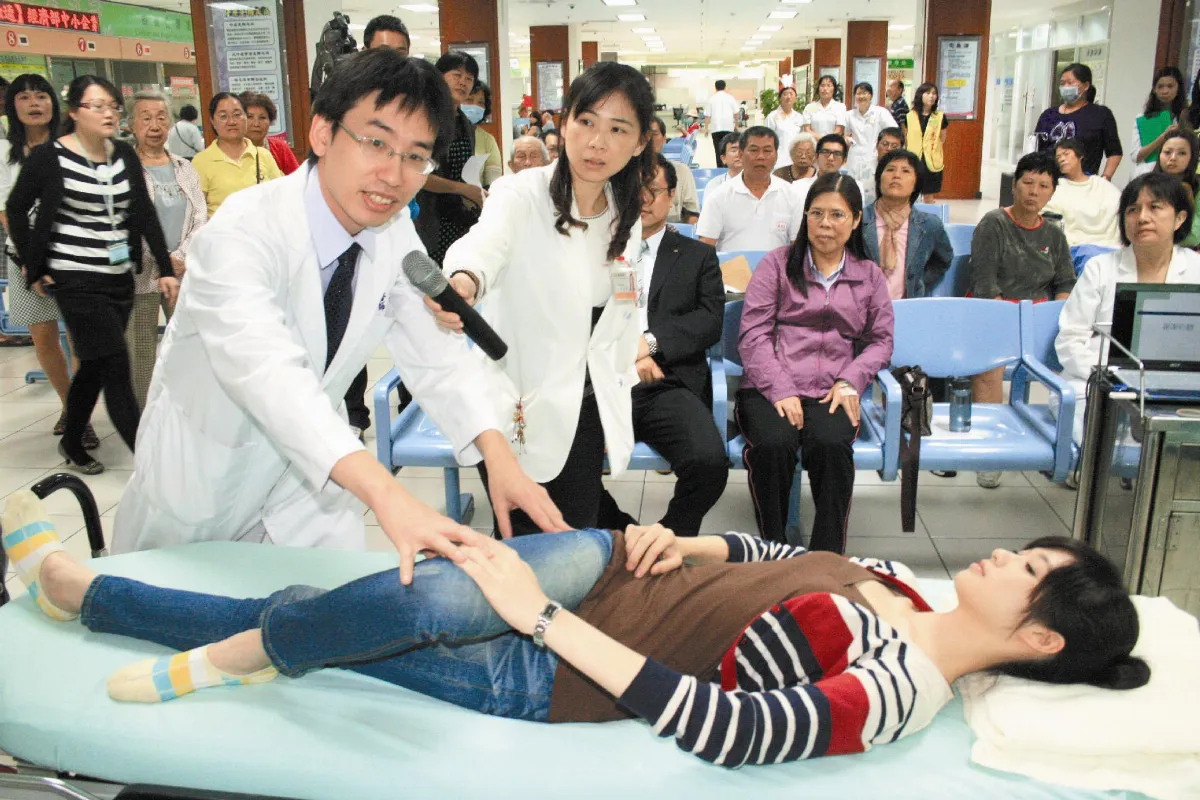 久坐姿勢不正 易肌筋膜疼痛