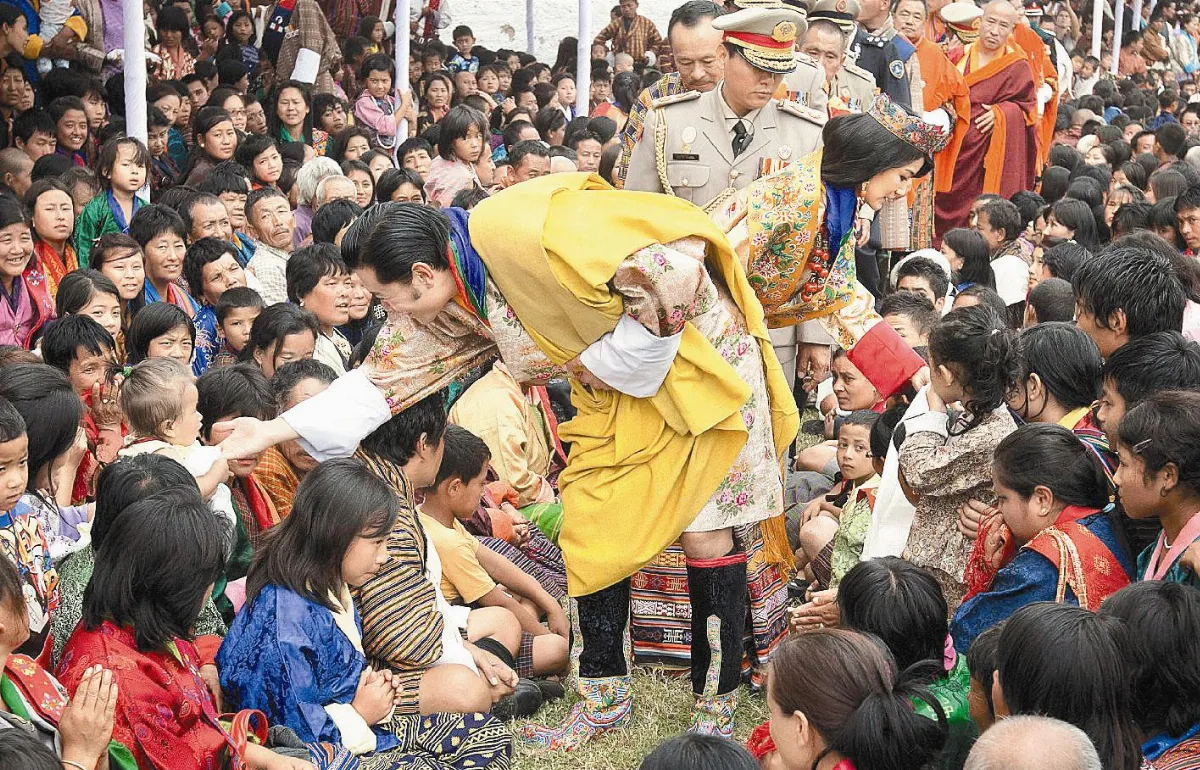 不丹帥國王 迎娶21歲平民妻