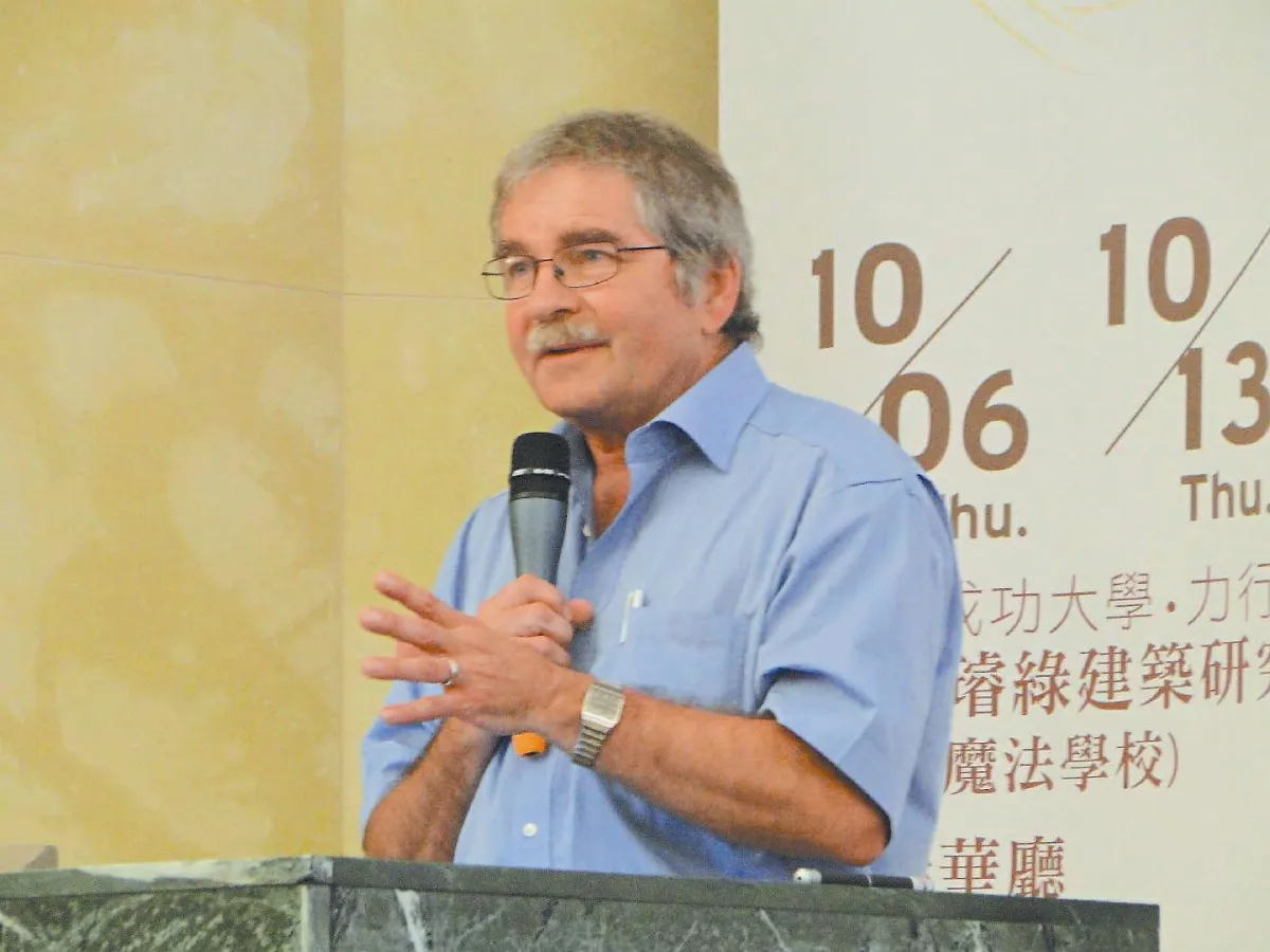 諾貝爾獎得主 成大開講比得諾茲：別重名次 致力興趣