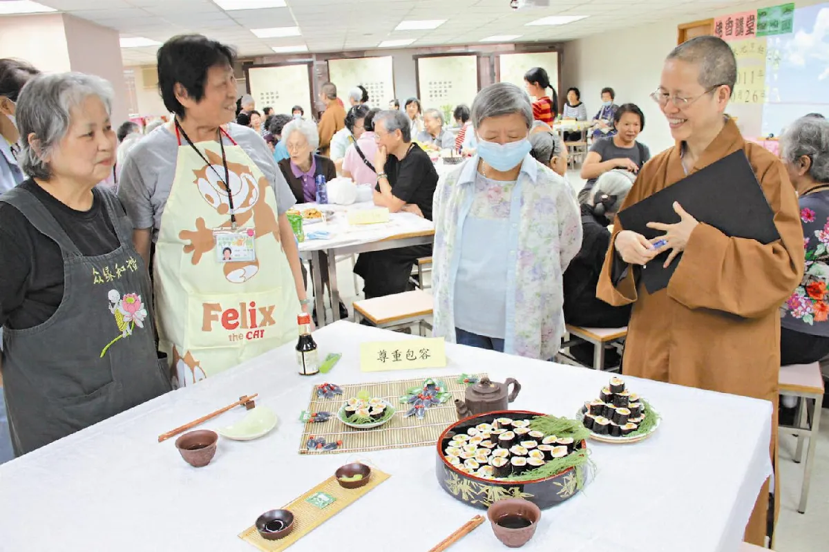 香港素食烹飪賽 長者秀廚藝