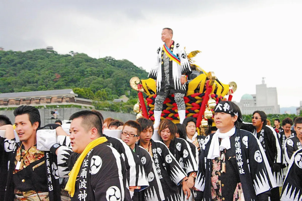 日大神轎 來台撞轎