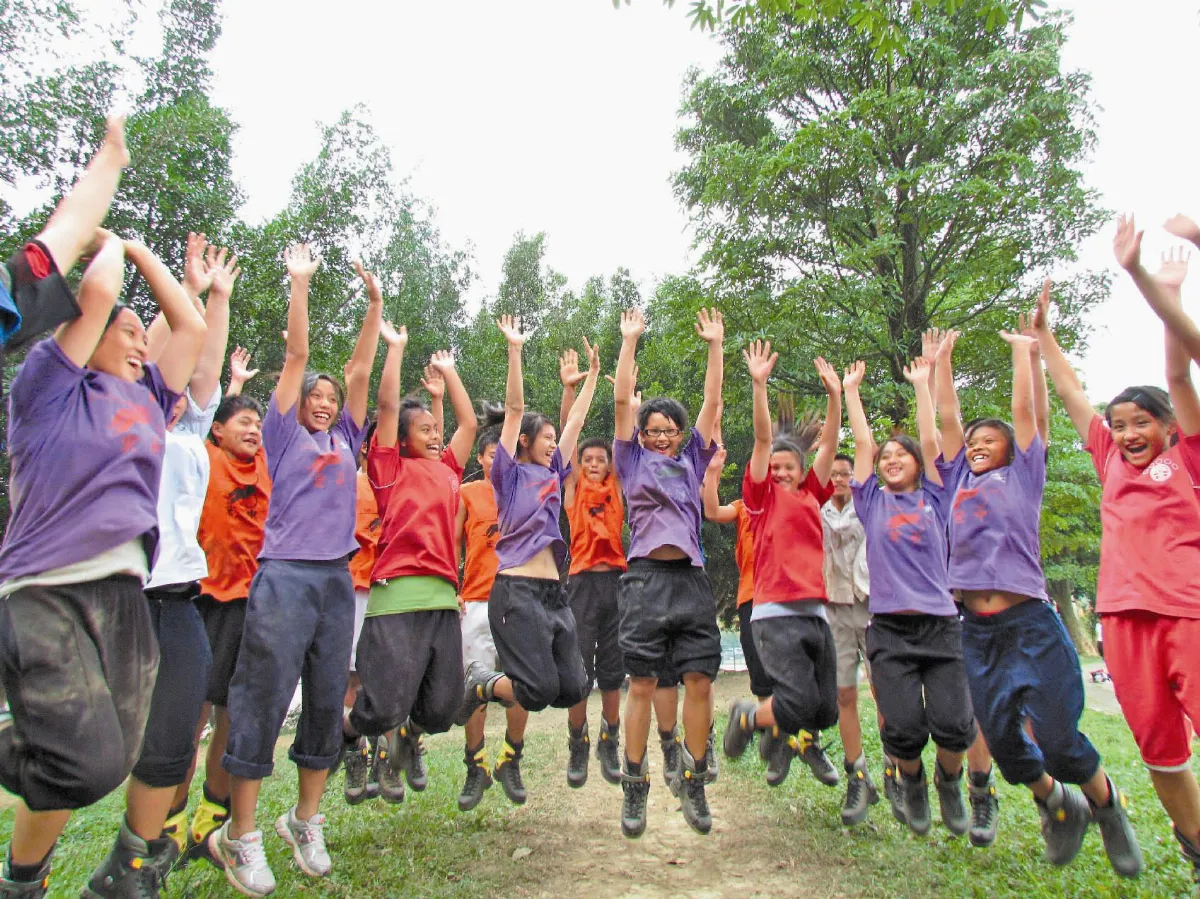 宏仁拔河隊 女生全國雙冠