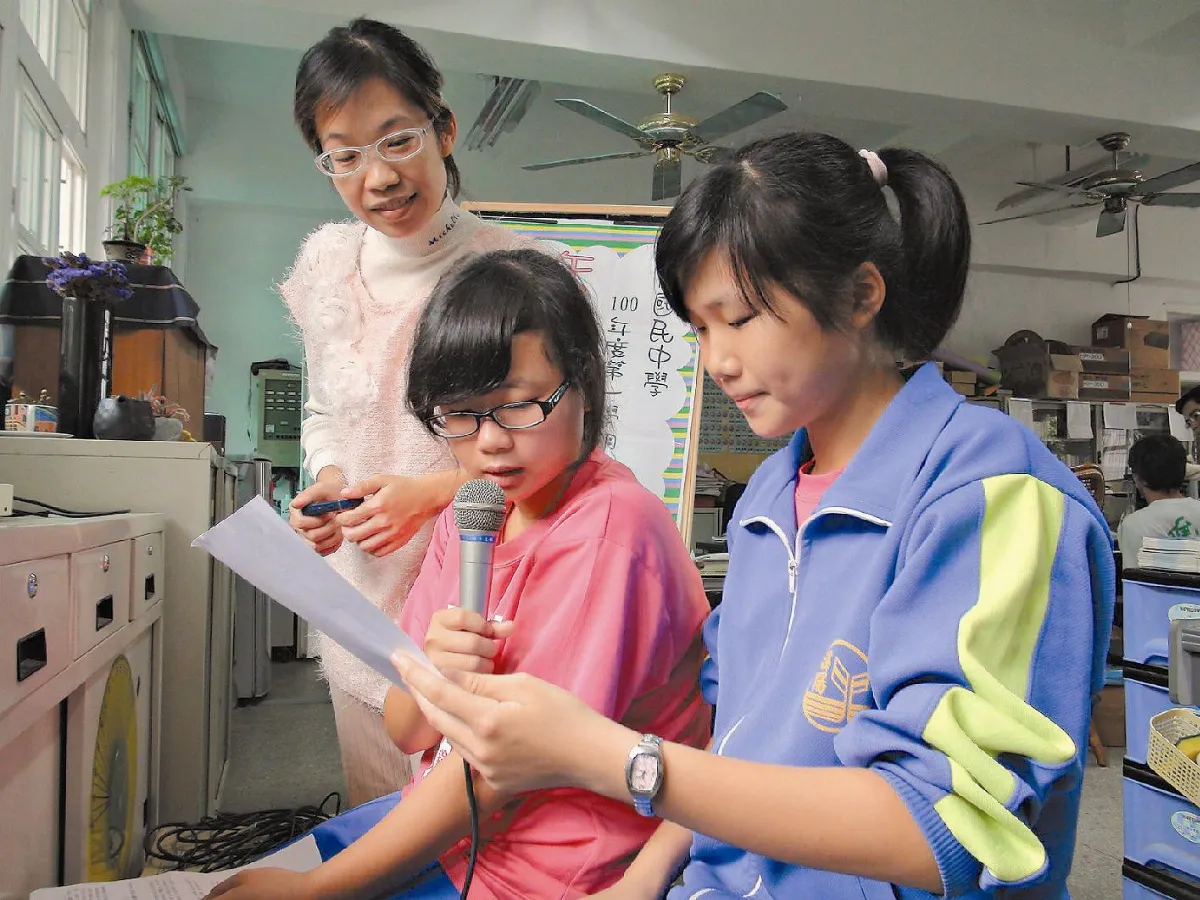 學生廣播說書 午餐歡樂又知性
