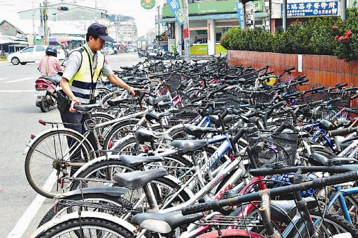 【社區部落格】300單車 丟給警察顧